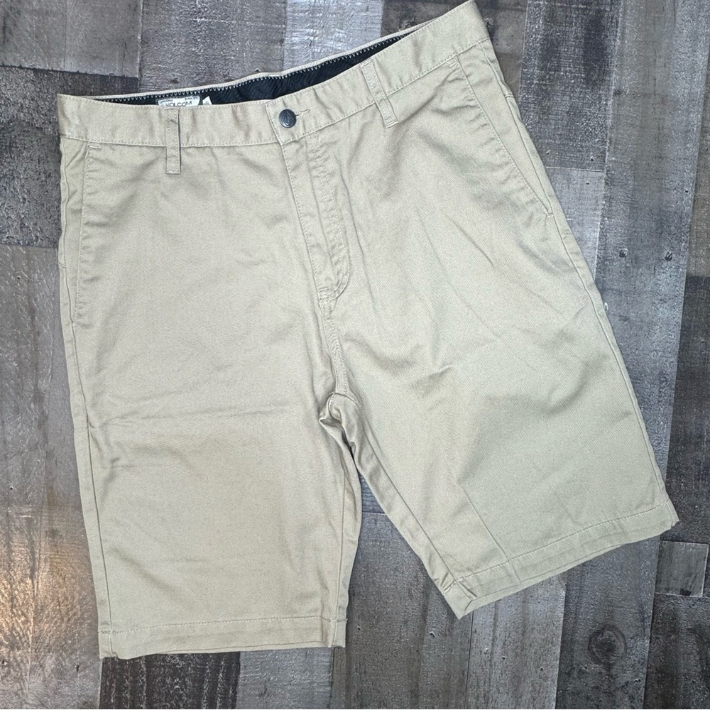Volcom Khaki Flat Front Shorts Size 32